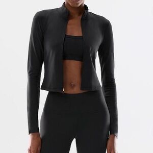 Aritzia Cropped BUTTER Limit Zip-Up